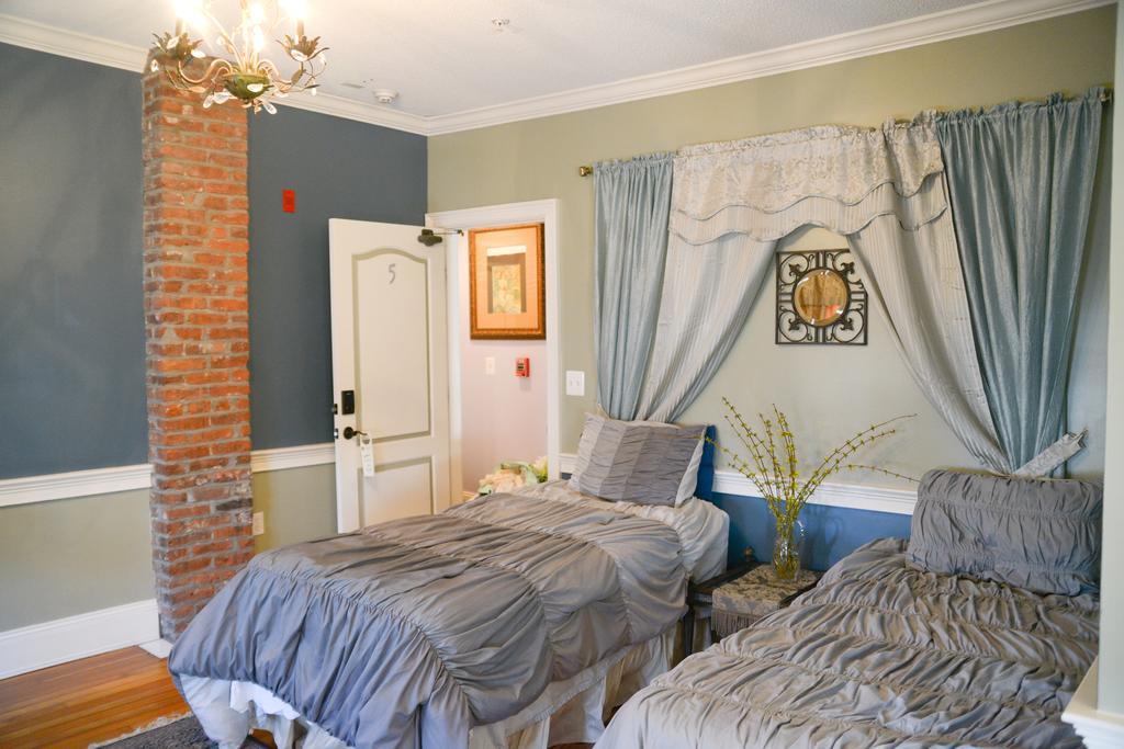 Naomi'S Inn Bed & Breakfast Springfield Esterno foto