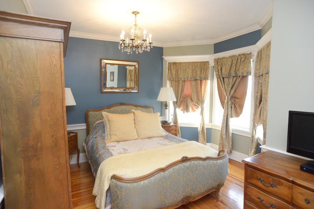 Naomi'S Inn Bed & Breakfast Springfield Esterno foto