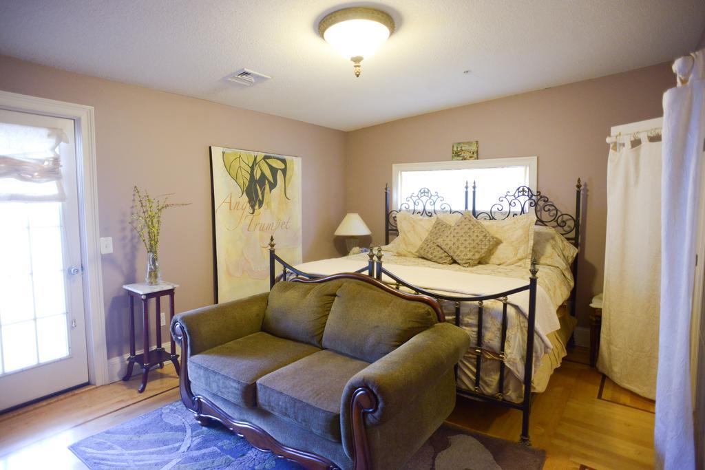 Naomi'S Inn Bed & Breakfast Springfield Esterno foto