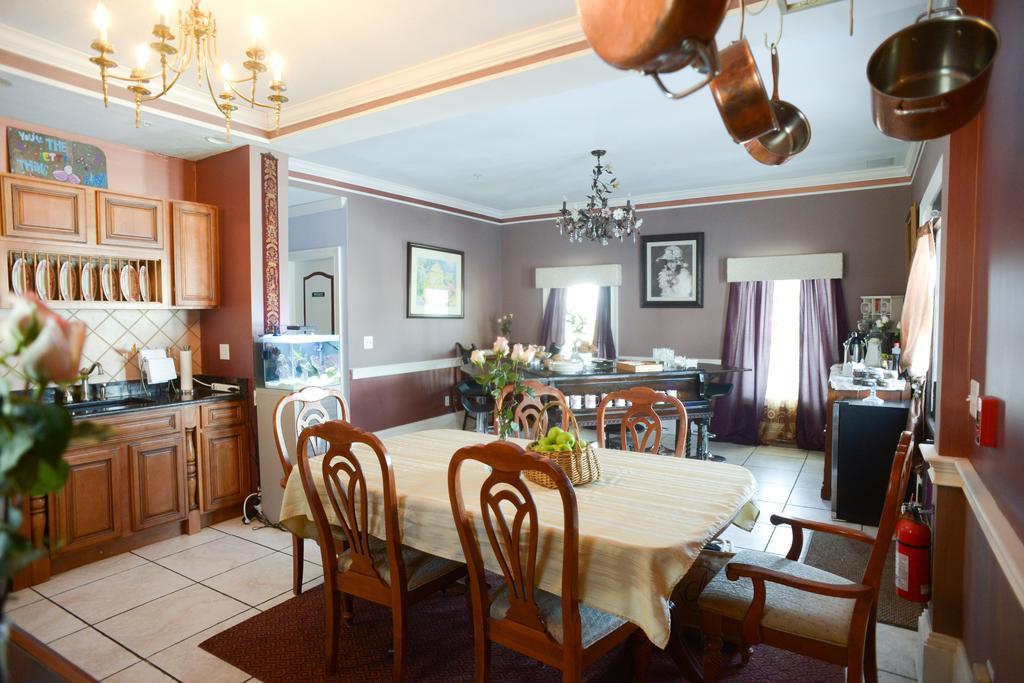Naomi'S Inn Bed & Breakfast Springfield Esterno foto