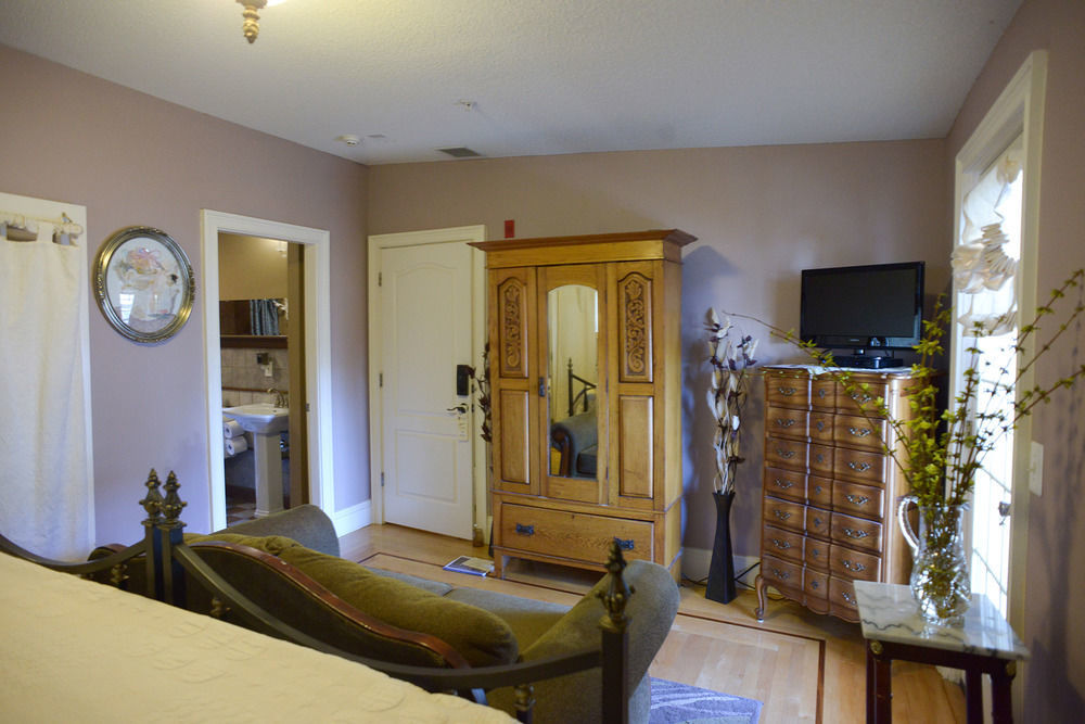 Naomi'S Inn Bed & Breakfast Springfield Esterno foto