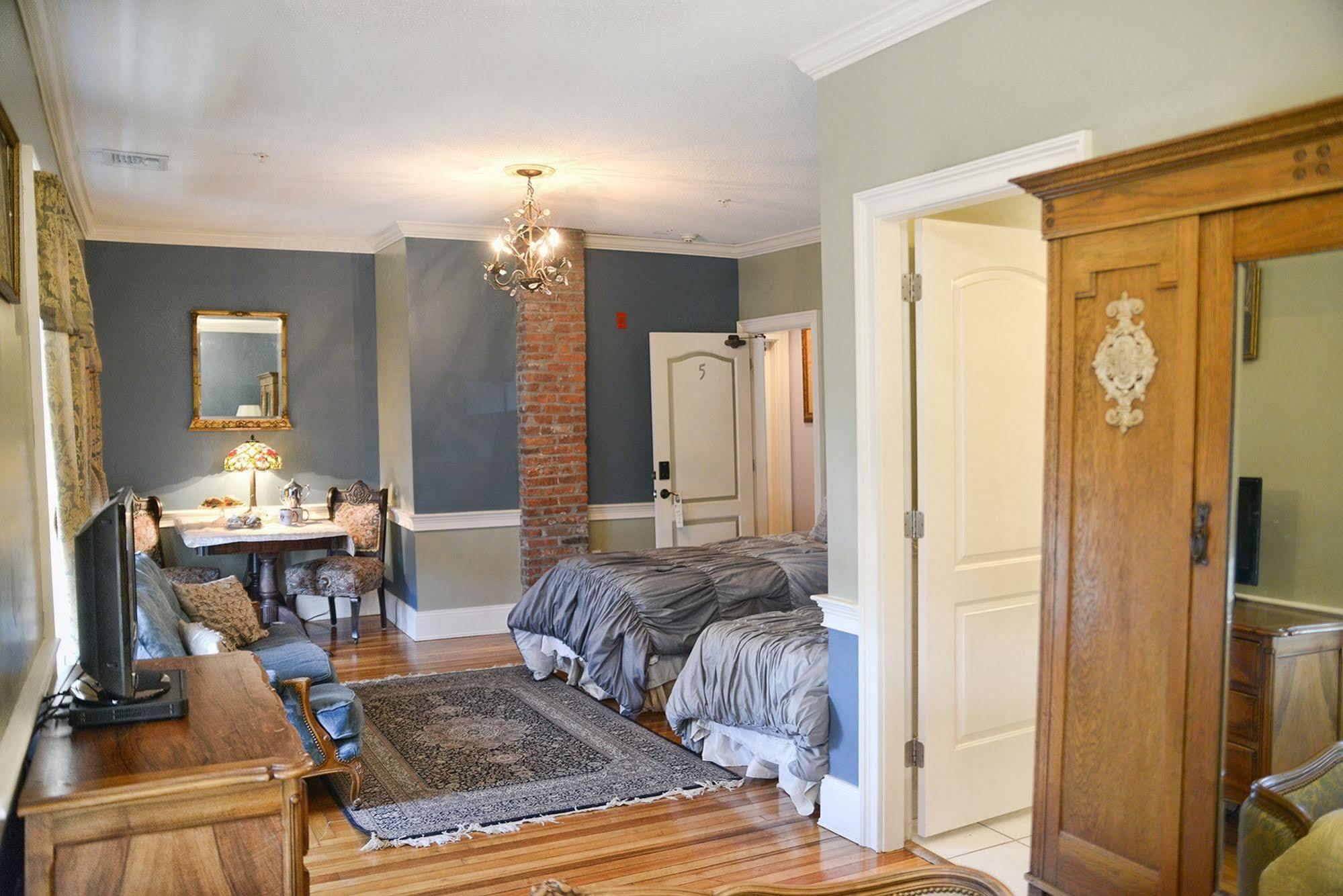 Naomi'S Inn Bed & Breakfast Springfield Esterno foto