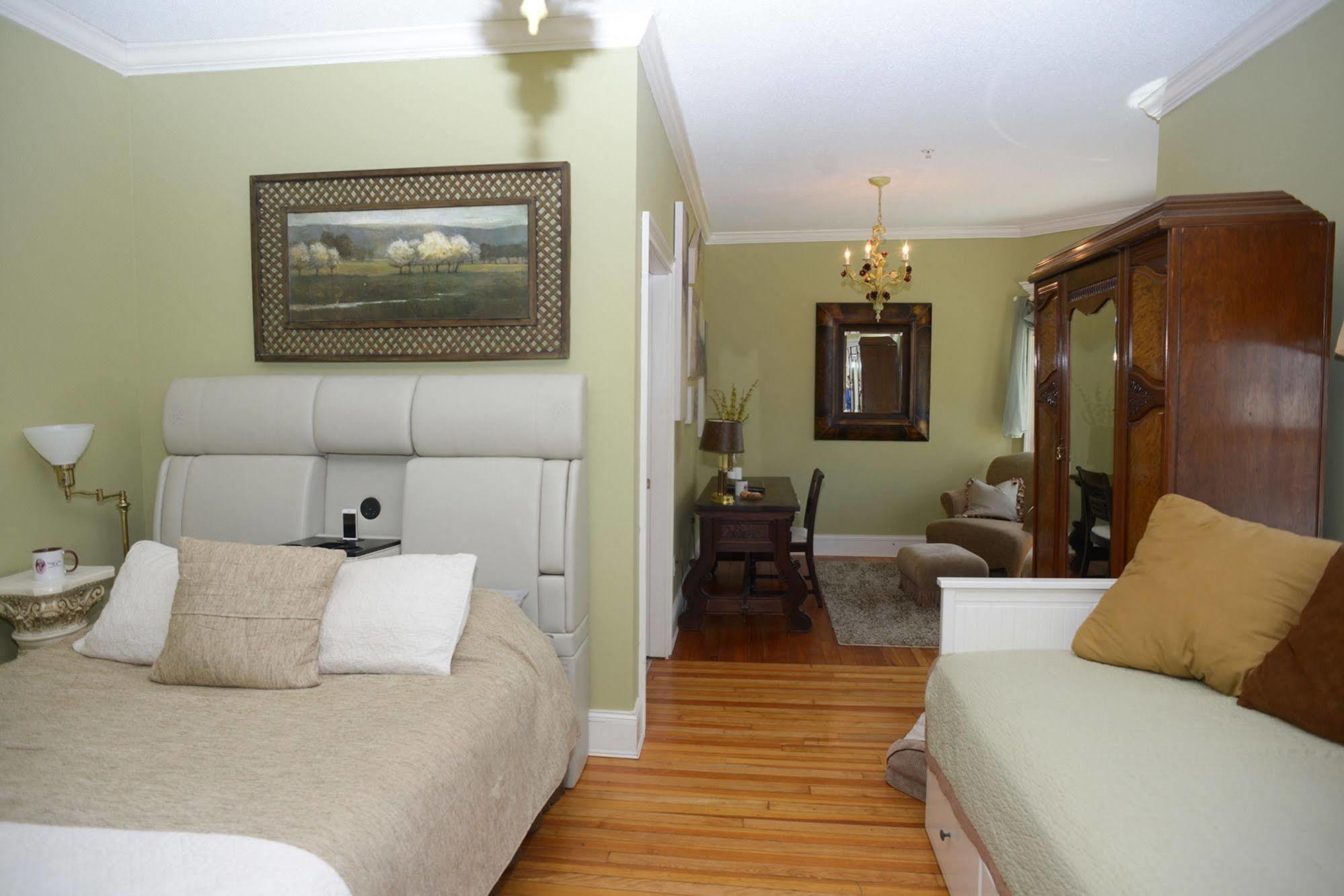 Naomi'S Inn Bed & Breakfast Springfield Esterno foto